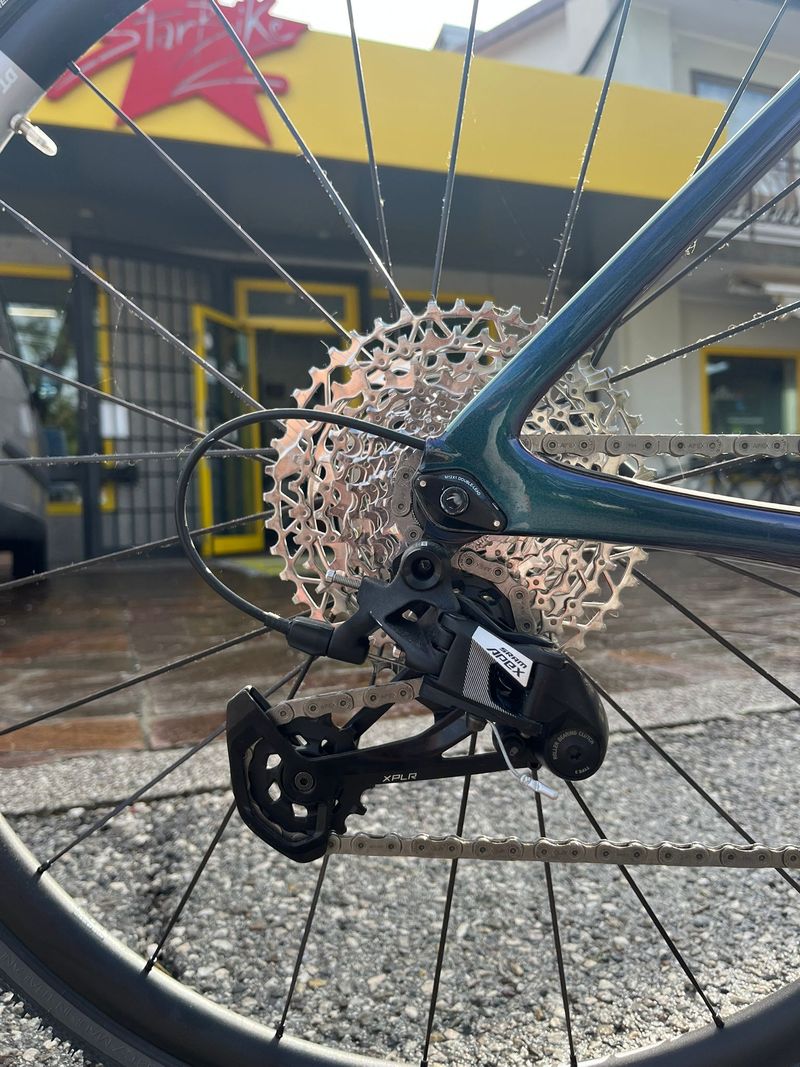 Used Cannondale Supersix SRAM Apex 2024 Road & Gravel, White — image 2 of 7