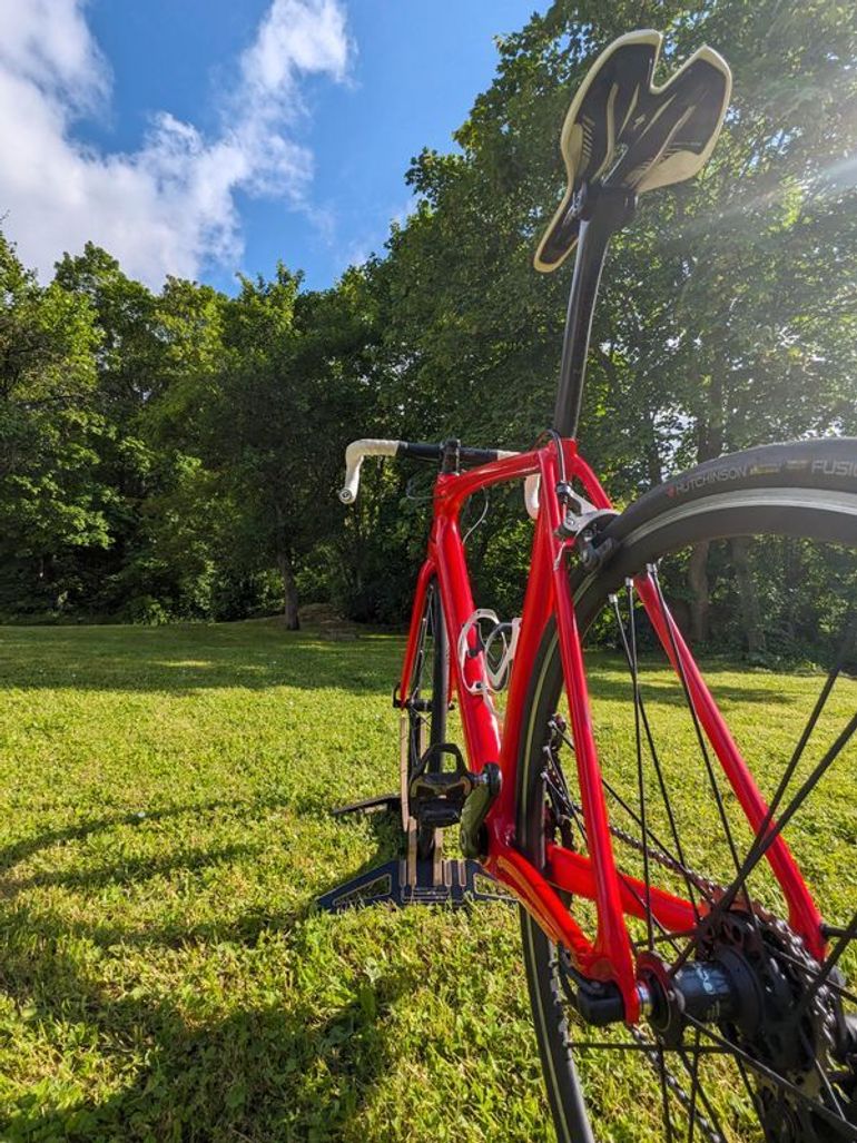Used Specialized Tarmac Expert SL5 2016 Road & Gravel, Red — image 5 of 6