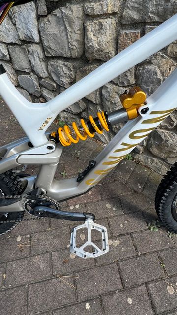 Tweedehands Canyon Torque CF CLLCTV FW 2024 2024 Mountainbike — afbeelding 6 van 6