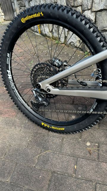 Tweedehands Canyon Torque CF CLLCTV FW 2024 2024 Mountainbike — afbeelding 4 van 6