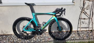 Bianchi Oltre RC, Tour de France Limited Edition Durace Di2 2023 2023 Road & Gravel usato