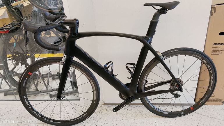 Used Trek Madone 9.9 2017 2017 Road & Gravel, Black — image 2 of 16