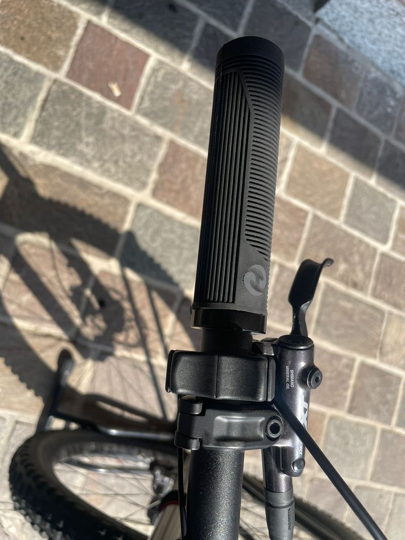 Focus Jam Shimano Deore XT 2024 Mountainbike usato, Blu — immagine 7 di 20