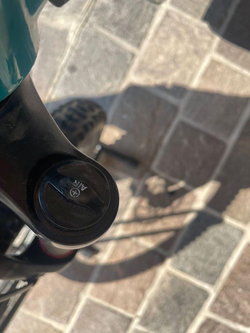 Focus Jam Shimano Deore XT 2024 Mountainbike usato, Blu — immagine 14 di 20