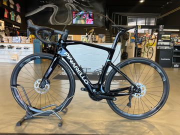 Gebrauchtes Pinarello NYTRO E5 ROAD - 105 Di2 2024 2024 Road & Gravel, Schwarz — Bild 2 von 3