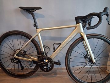 Käytetty Canyon Ultimate CFR Di2 2023 2023 Road & Gravel — kuva 2 / 3