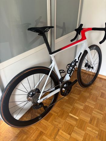 Używany BMC Teammachine SLR01 THREE 2023 2023 Road & Gravel — zdjęcie 3 z 15