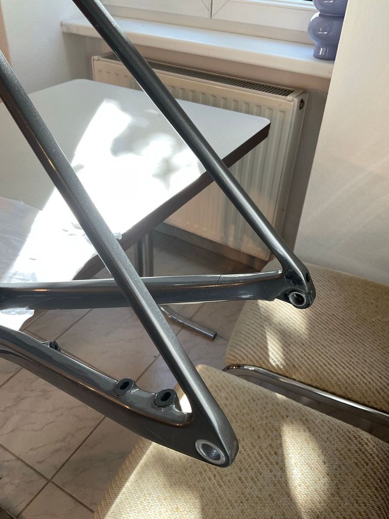 Used Canyon Ultimate CF SL Disc 8.0 2019 Frameset 2019 Road & Gravel, Light Gray — image 8 of 16