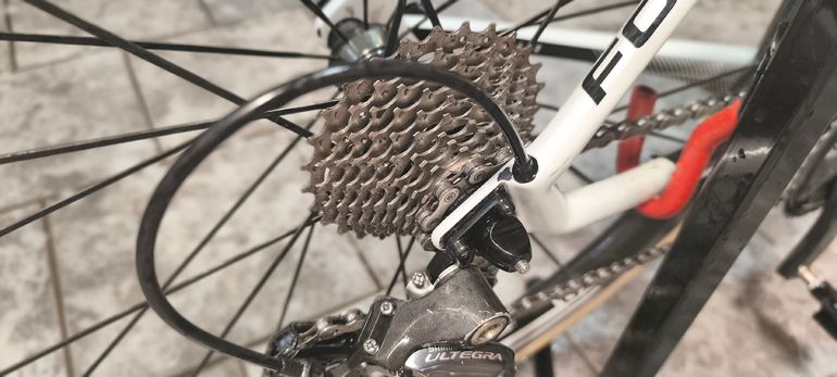 Used Focus Izalco Shimano Ultegra 2020 Road & Gravel, White — image 10 of 15