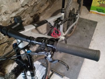 Brugt CUBE AMS ZERO99 C:68X RACE 29 2023 2023 Mountainbike — billede 10 af 14