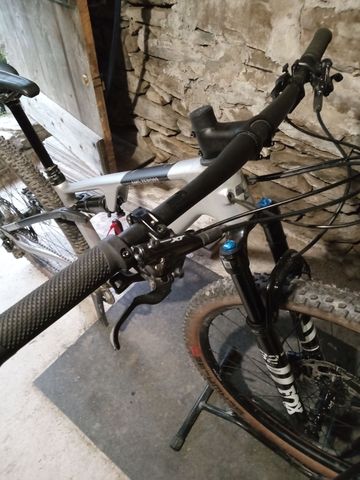 Brugt CUBE AMS ZERO99 C:68X RACE 29 2023 2023 Mountainbike — billede 5 af 14