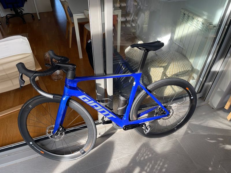 Gebrauchtes Giant Propel Advanced 1 2024 2024 Road & Gravel, Blau — Bild 1 von 2