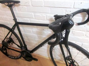 Used Genesis Croix de fer 2017 Road & Gravel, Schwarz — image 6 of 7