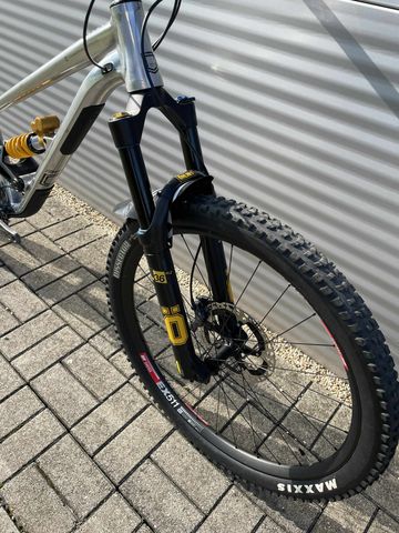 Used Commencal CLASH OHLINS EDITION 2021 2021 Mountainbike, Light Gray, 27.5 — image 13 of 14