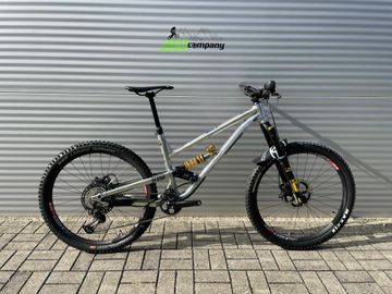 Used Commencal CLASH OHLINS EDITION 2021 2021 Mountainbike, Light Gray, 27.5 — image 1 of 14