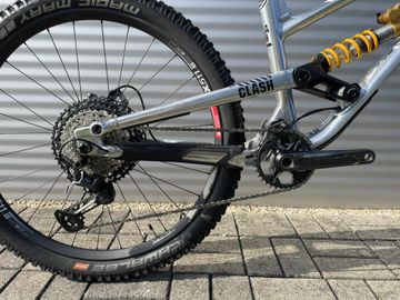 Used Commencal CLASH OHLINS EDITION 2021 2021 Mountainbike, Light Gray, 27.5 — image 4 of 14