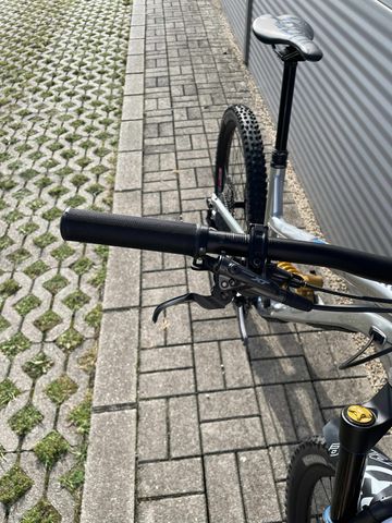 Used Commencal CLASH OHLINS EDITION 2021 2021 Mountainbike, Light Gray, 27.5 — image 3 of 14