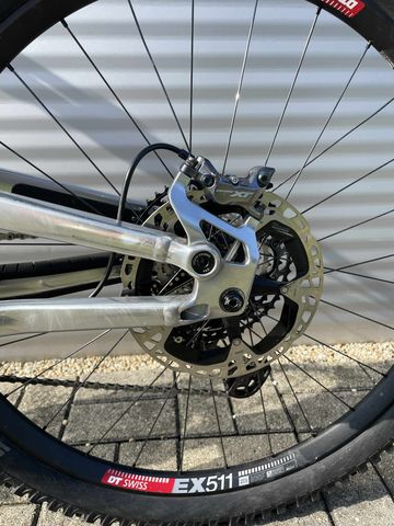 Used Commencal CLASH OHLINS EDITION 2021 2021 Mountainbike, Light Gray, 27.5 — image 11 of 14