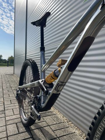 Used Commencal CLASH OHLINS EDITION 2021 2021 Mountainbike, Light Gray, 27.5 — image 5 of 14
