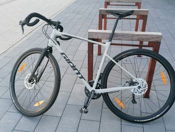 Used Giant Revolt 2 2021 Road & Gravel — image 1 of 4