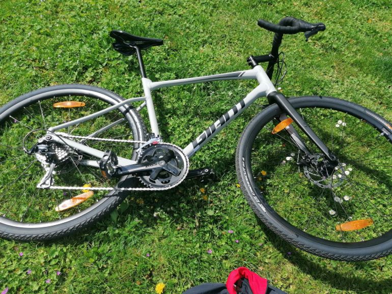 Used Giant Revolt 2 2021 Road & Gravel — image 3 of 4