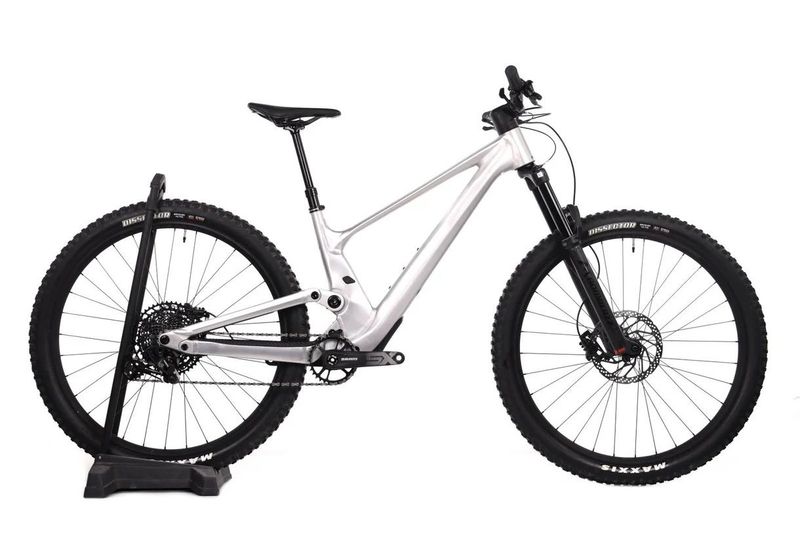 Used Scott Genius 940 2024 2024 Mountainbike, White, 29 — image 1 of 5