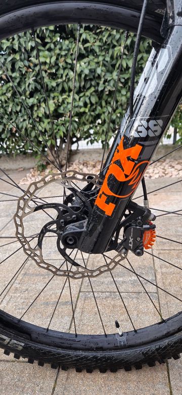 Tweedehands Specialized Turbo Levo Comp 2023 2023 Mountainbike — afbeelding 3 van 5