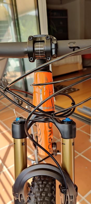 Used Orbea OIZ M PRO TR 2022 2022 Mountainbike, Orange, 29 — image 7 of 9