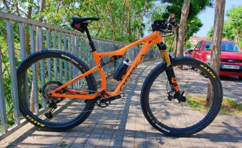 Used Orbea OIZ M PRO TR 2022 2022 Mountainbike, Orange, 29 — image 1 of 9
