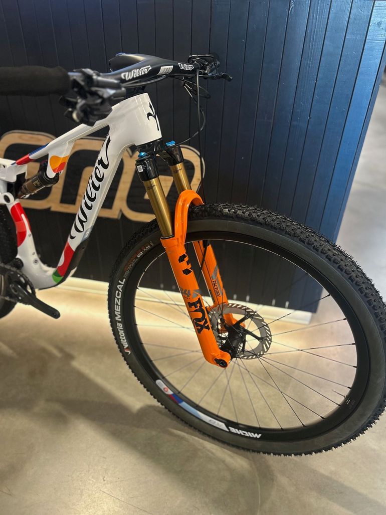 Used Wilier URTA MAX SLR 2025 Mountainbike, White — image 5 of 5