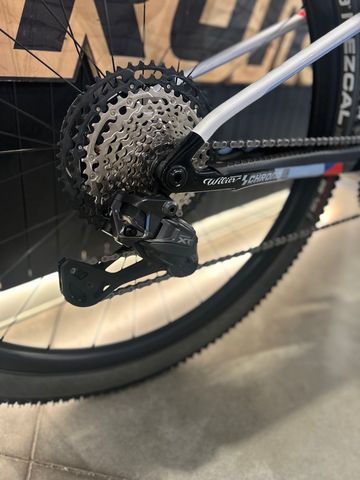Used Wilier URTA MAX SLR 2025 Mountainbike, White — image 3 of 5