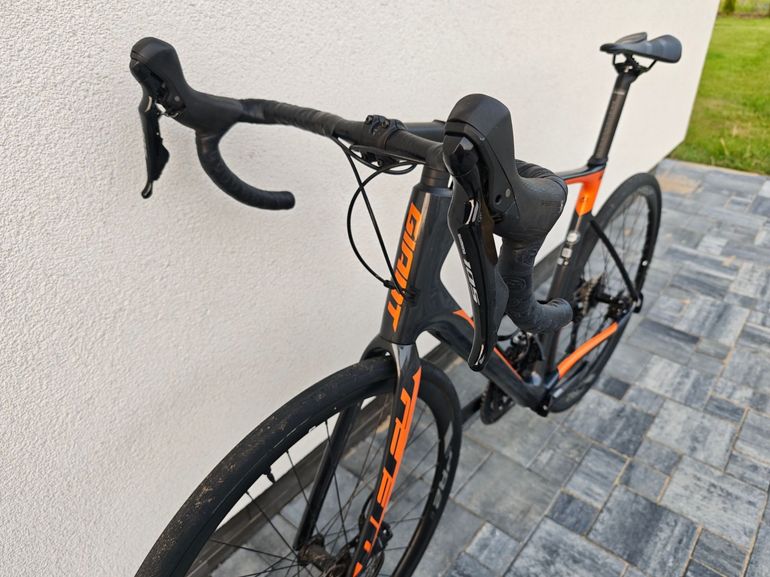 Giant Defy ロードバイク オレンジ/ブラック 2016.GIANT/ジャイアント