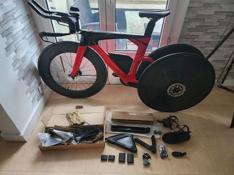 Used Trek Speed Concept SLR 7 2025 2025 Road & Gravel, Red — image 3 of 3