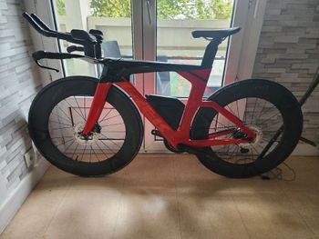 Used Trek Speed Concept SLR 7 2025 2025 Road & Gravel, Red — image 2 of 3