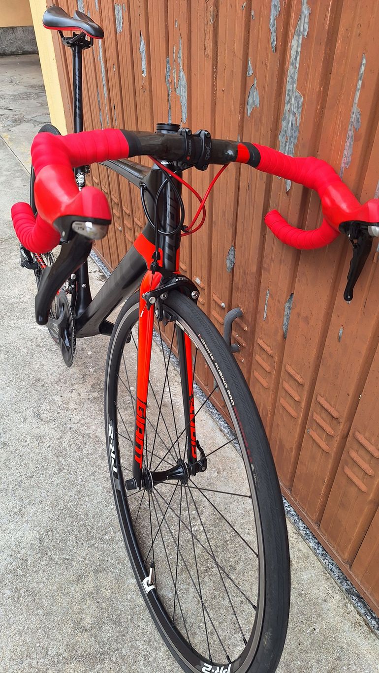 Used Giant Tcr Shimano 105 2016 Road & Gravel, Black — image 2 of 8