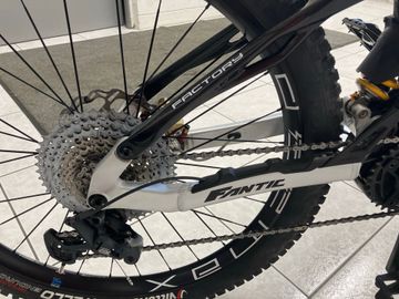 Brugt Fantic XXF 2.0 Factory 2023 2023 Mountainbike — billede 3 af 5