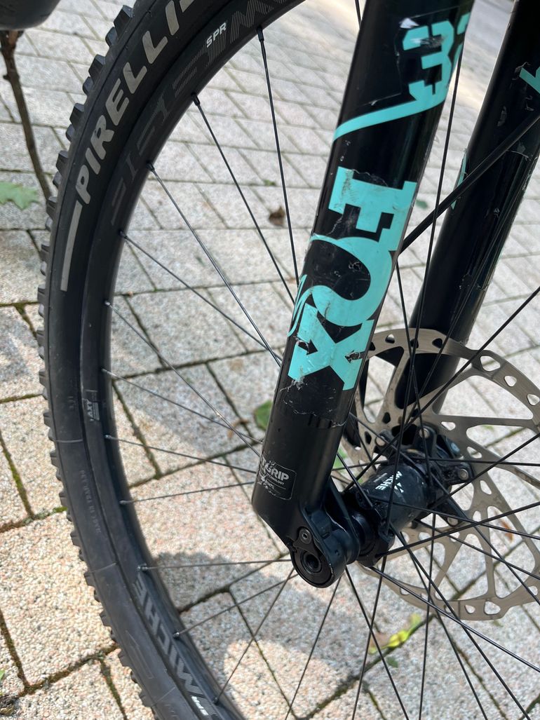Used Orbea Oiz Shimano Saint 2021 Mountainbike, Black, 29 — image 8 of 11