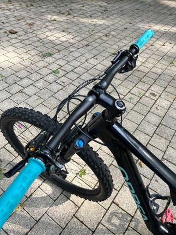 Used Orbea Oiz Shimano Saint 2021 Mountainbike, Black, 29 — image 9 of 11