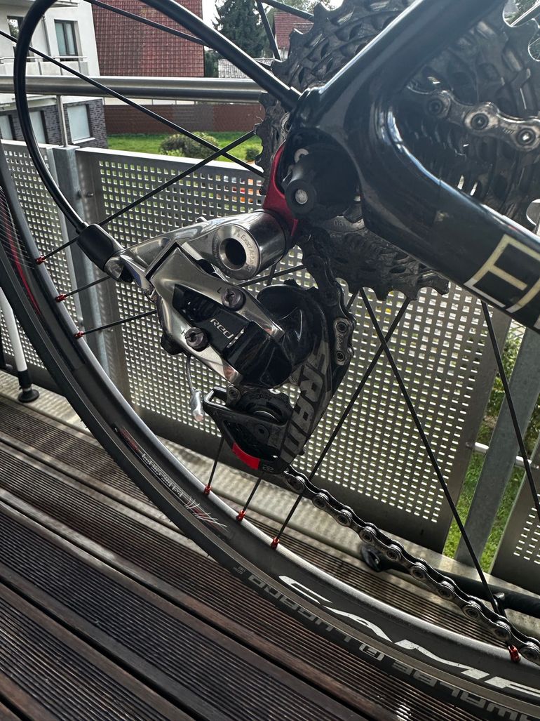 Used Trek Émonda SL 8 RED 2016 Road & Gravel — image 4 of 18