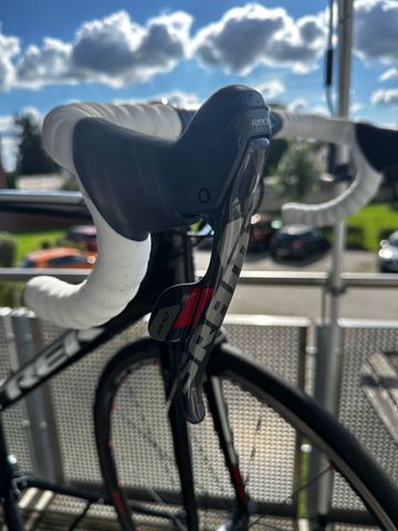 Brugt Trek Émonda SL 8 RED 2016 Road & Gravel — billede 5 af 18