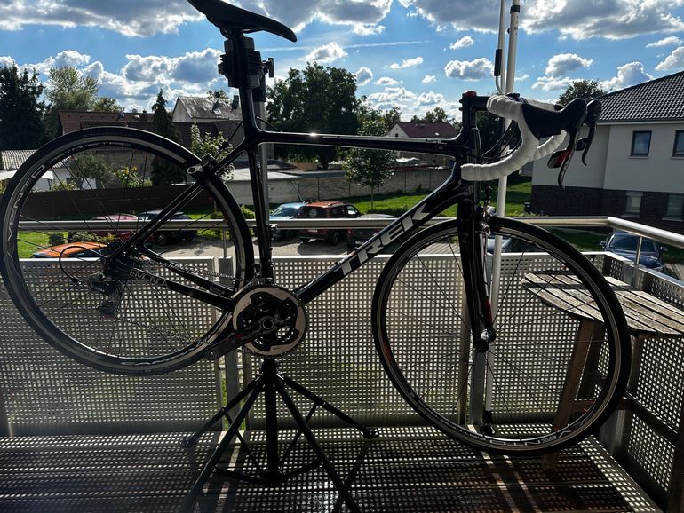 Used Trek Émonda SL 8 RED 2016 Road & Gravel — image 1 of 18