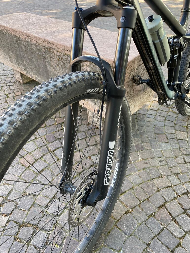 Used Ghost Kato FS Essential 2024 2024 Mountainbike, Negro — image 4 of 6