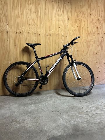 Used Merida Matts 2010 Mountainbike, Red — image 1 of 12