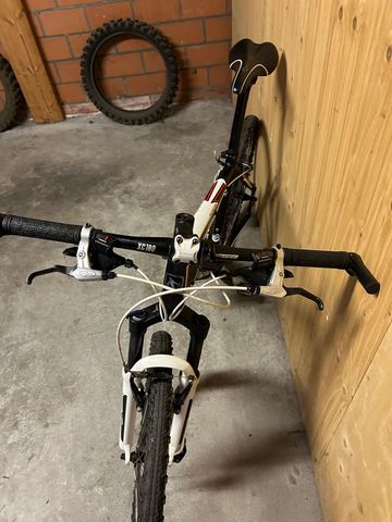 Used Merida Matts 2010 Mountainbike, Red — image 4 of 12