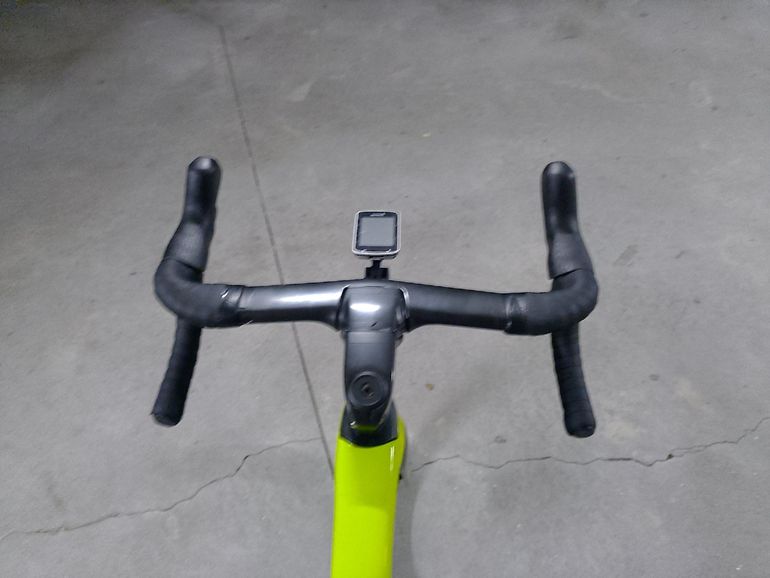 Used Trek Madone SL 6 Disc 2020 2020 Road & Gravel — image 5 of 9