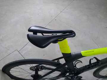Trek Madone SL 6 Disc 2020 2020 Road & Gravel usato, Verde — immagine 8 di 9