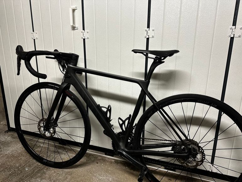 Used Canyon CANYON Ultimate CF SL 9.0 Disc 2017 Road & Gravel, Schwarz — image 2 of 5