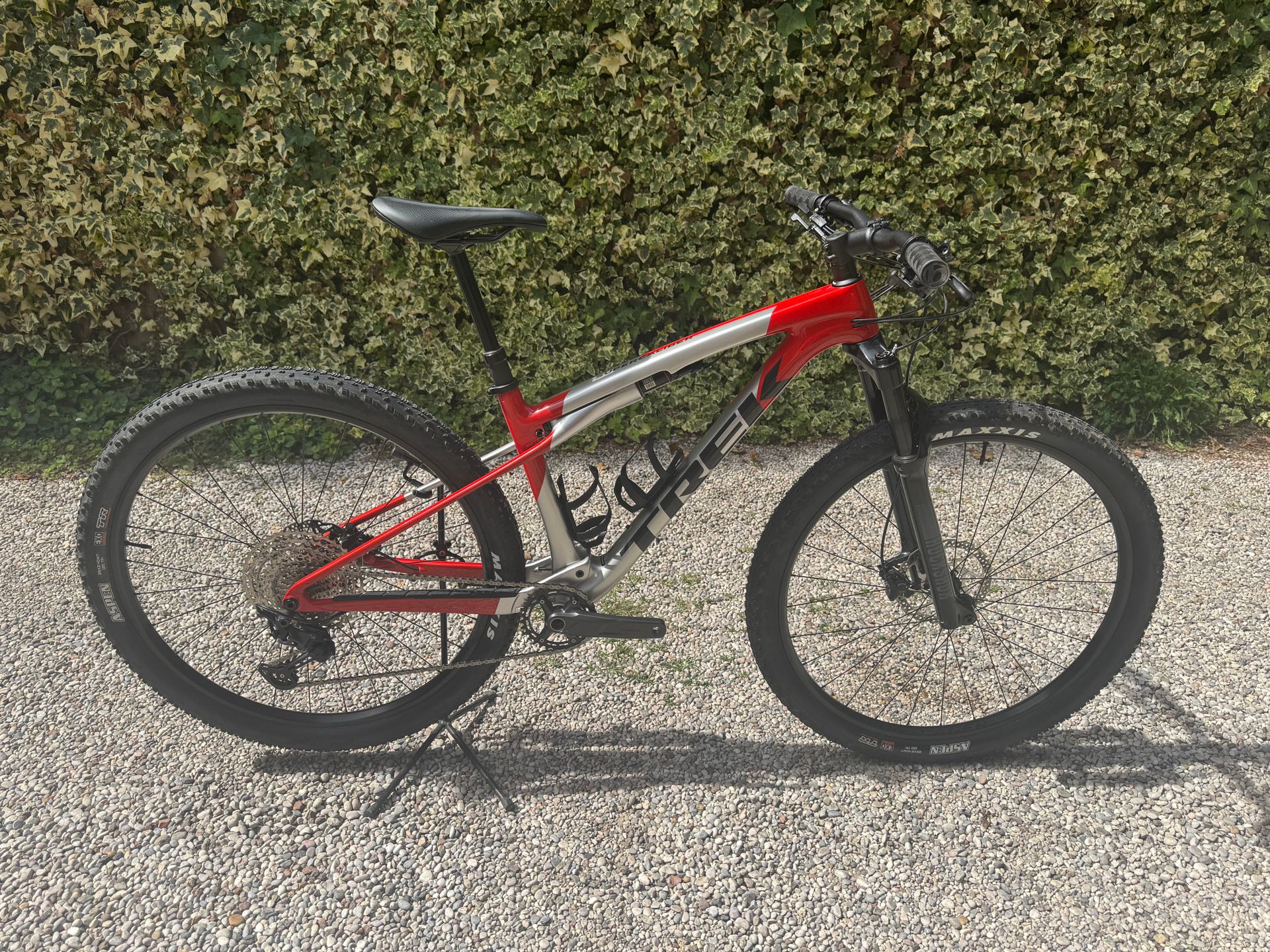 ac2fe8c8-82bc-428a-bf88-