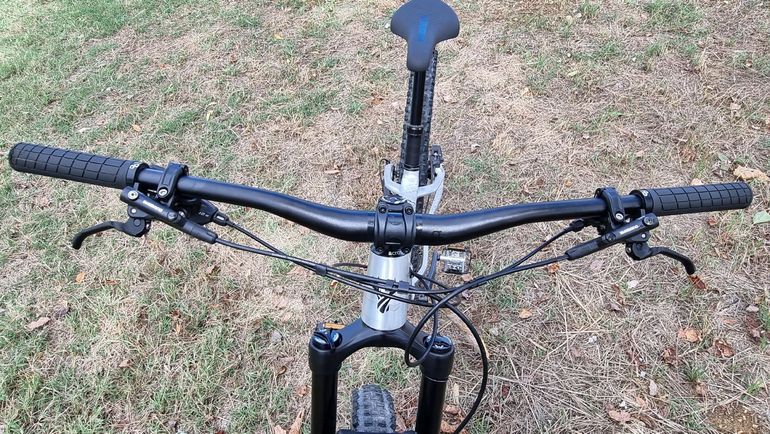 Gebrauchtes Orbea LAUFEY H10 2023 2023 Mountainbike, Hellgrau, 29 — Bild 5 von 9