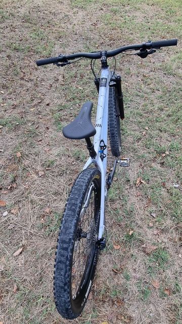 Tweedehands Orbea LAUFEY H10 2023 2023 Mountainbike — afbeelding 8 van 9
